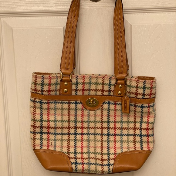 Coach purse - Picture 2 of 4